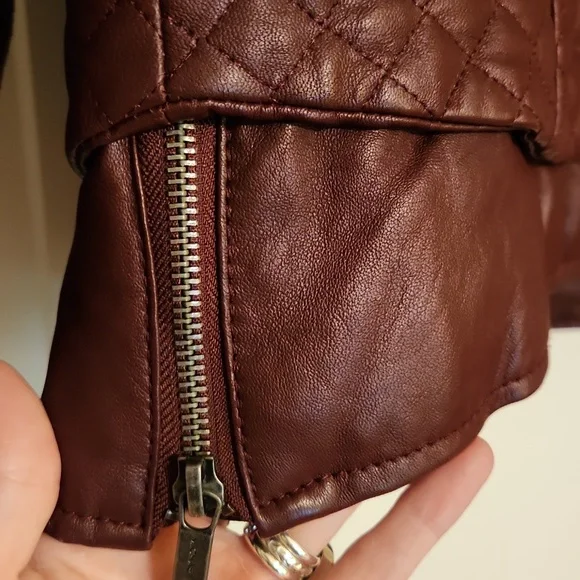 Michael Kors burgundy leather moto jacket quilted - Picture 3 of 8